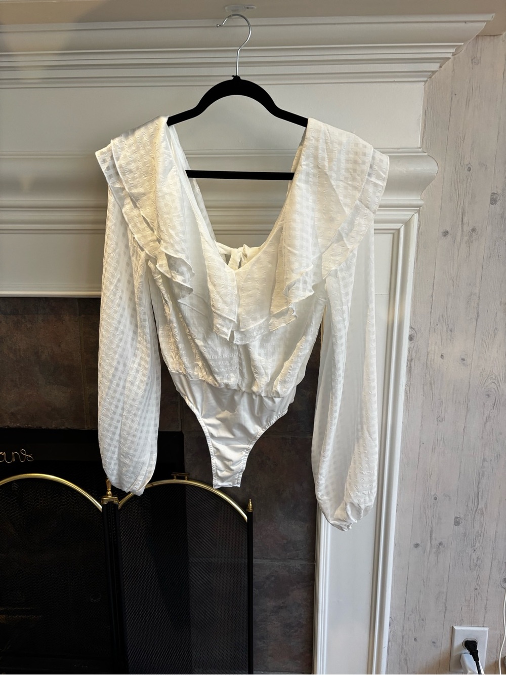 Missguided White Ruffle V-Neck Long Sleeve Bodysuit